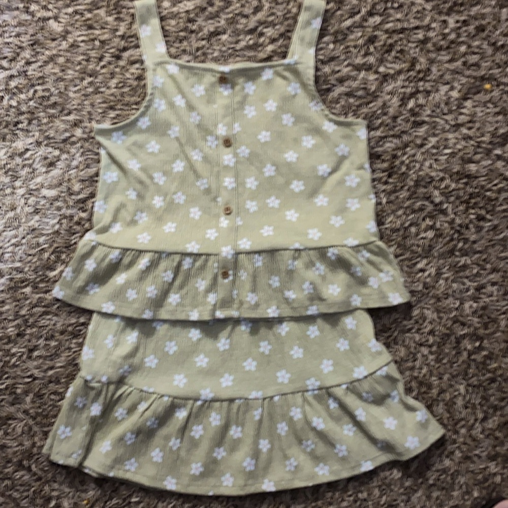 Beautiful Set By Carter in New condition